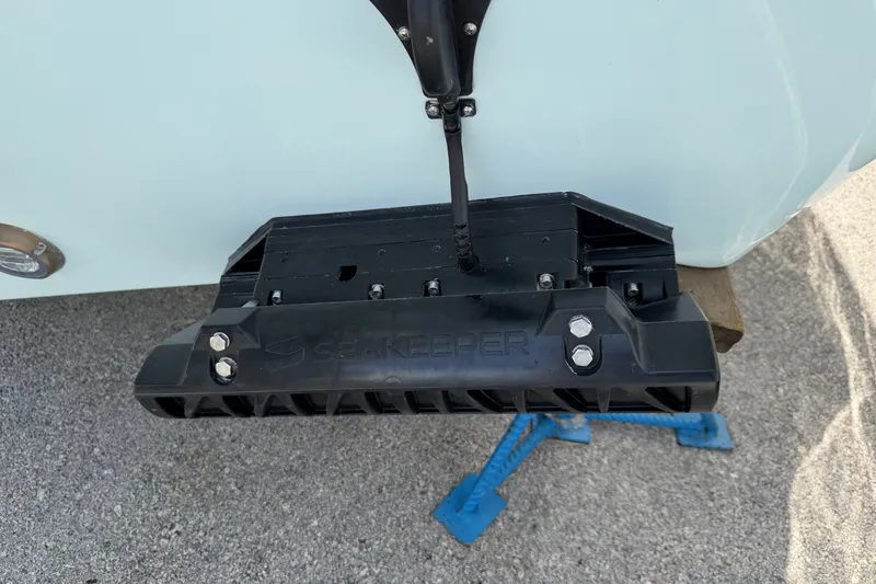 Slide: The Image of Seakeeper device on 2026 Sea Pro 245FLXR Sandbar boat, enhancing stability and performance. - 40