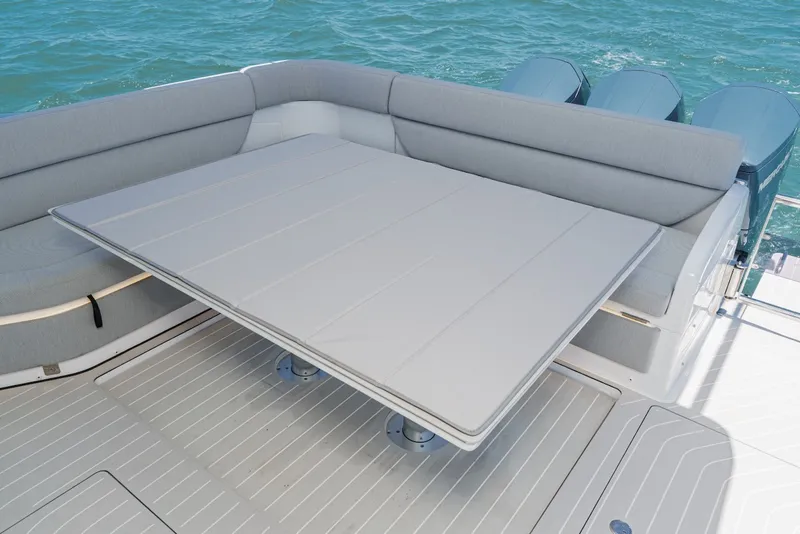 Slide: The Image of Azimut Verve 48 2025 - 26