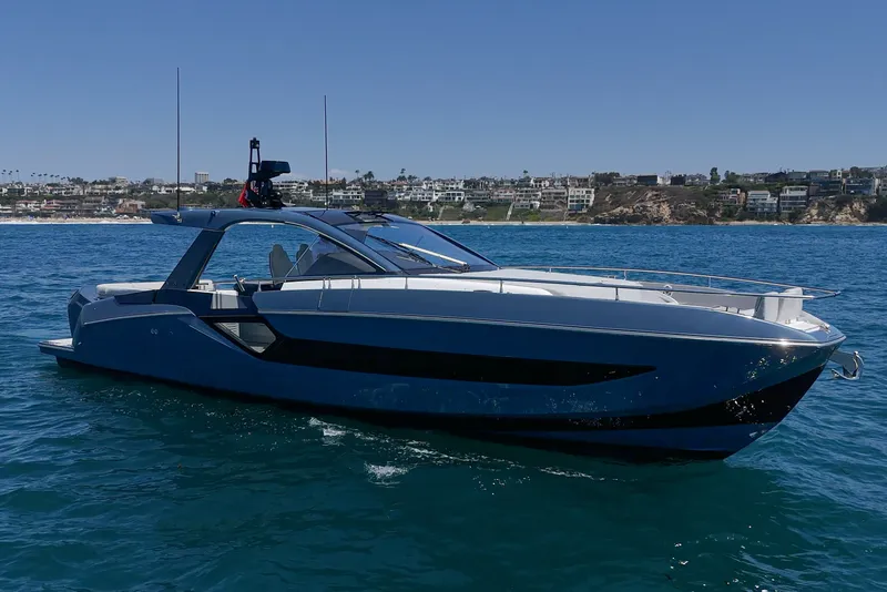 Slide: The Image of Azimut Verve 48 2025 - 18