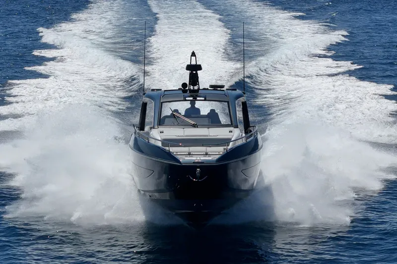 Slide: The Image of Azimut Verve 48 2025 - 19