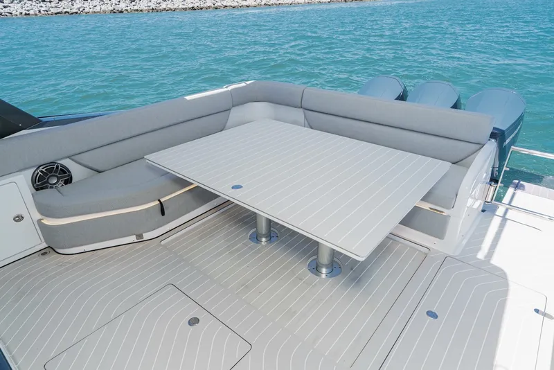 Slide: The Image of Azimut Verve 48 2025 - 23