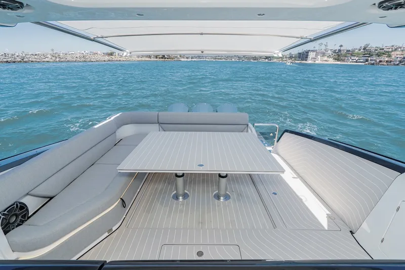 Slide: The Image of Azimut Verve 48 2025 - 24