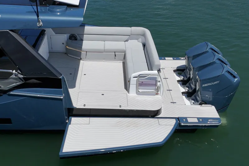 Slide: The Image of Azimut Verve 48 2025 - 17