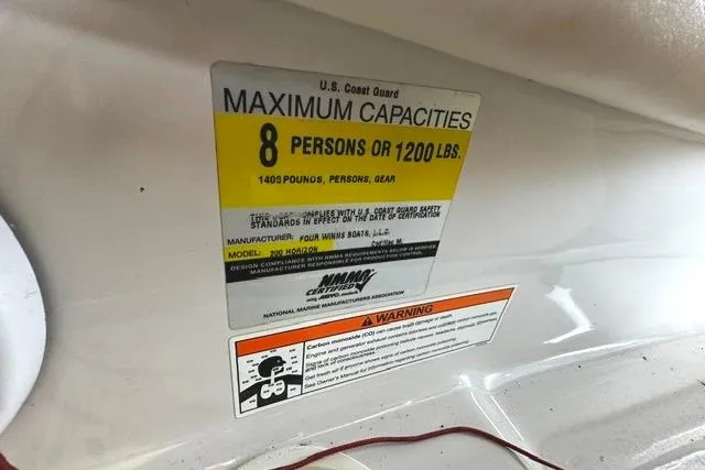 Slide: The Image of 2007 Four Winns 200 Horizon capacity label: 8 persons or 1200 lbs maximum. - 13