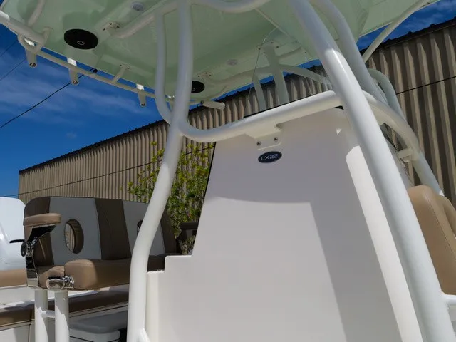 Slide: The Image of Sea Born LX22 Center Console 2027 - 25