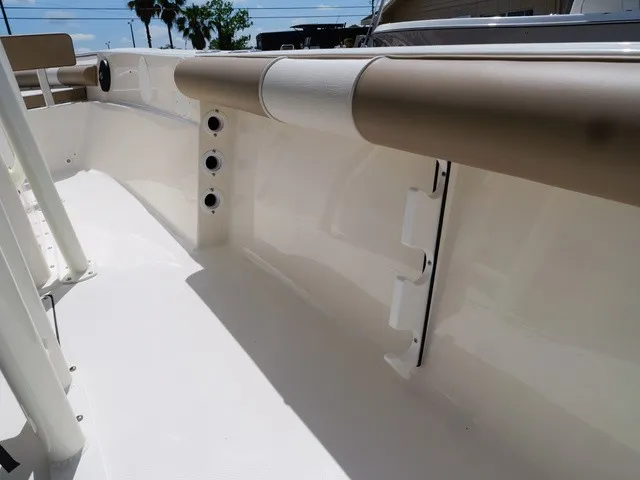 Slide: The Image of Sea Born LX22 Center Console 2027 - 23
