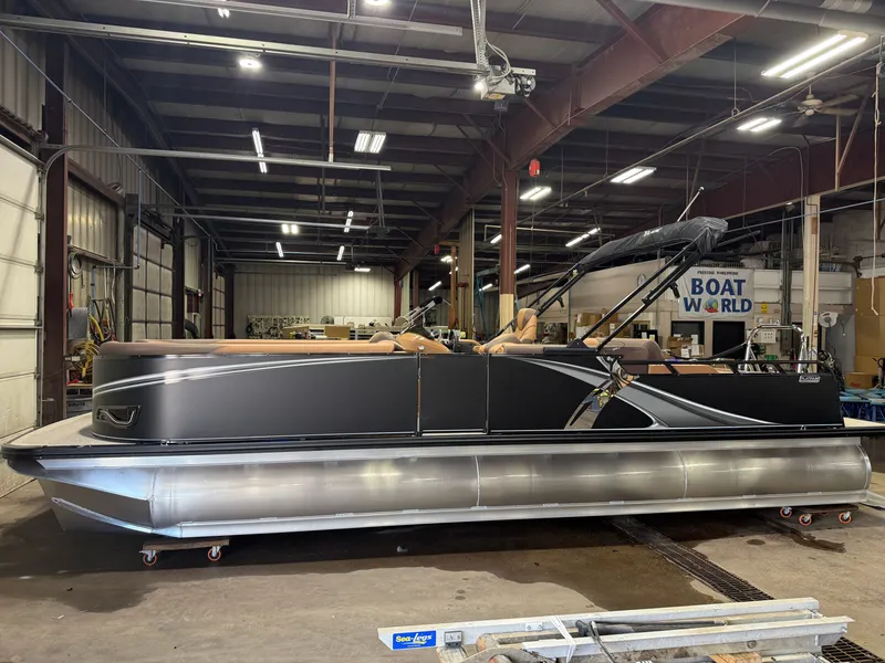 Slide: The Image of Tahoe LTZ 300HP VRB 2385 Swingback Tritoon 2027 - 54