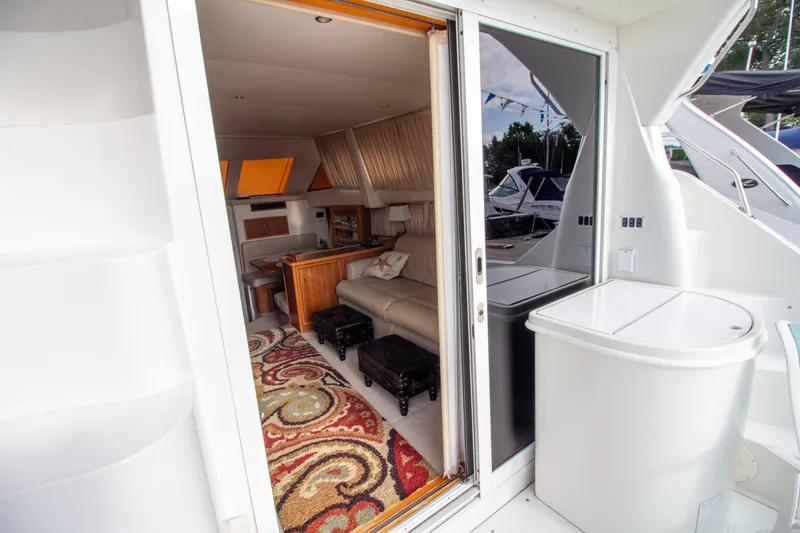 Slide: The Image of Carver Yachts 33 Super Sport 2006 - 51