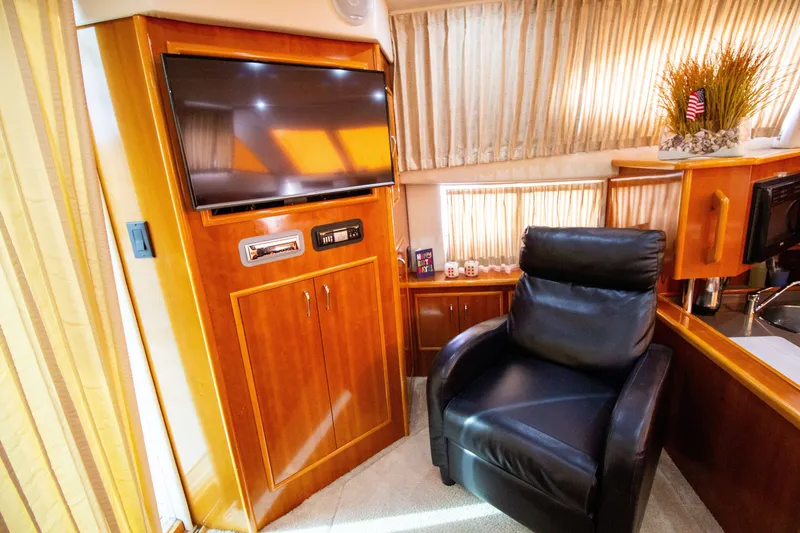 Slide: The Image of Carver Yachts 33 Super Sport 2006 - 54