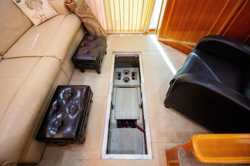 Slide: The Image of Carver Yachts 33 Super Sport 2006 - 60