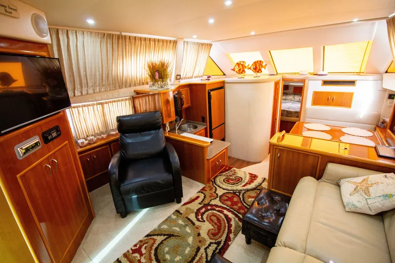 Slide: The Image of Carver Yachts 33 Super Sport 2006 - 53