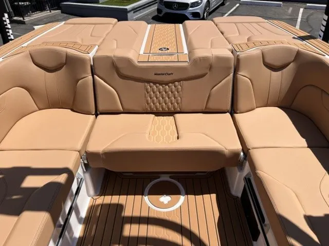 Slide: The Image of MasterCraft XT22 2027 - 15