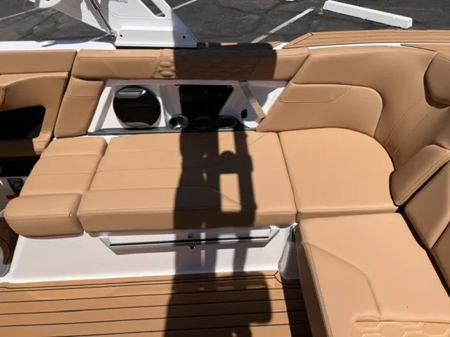 Slide: The Image of MasterCraft XT22 2027 - 16