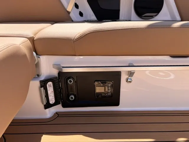 Slide: The Image of MasterCraft XT22 2027 - 18