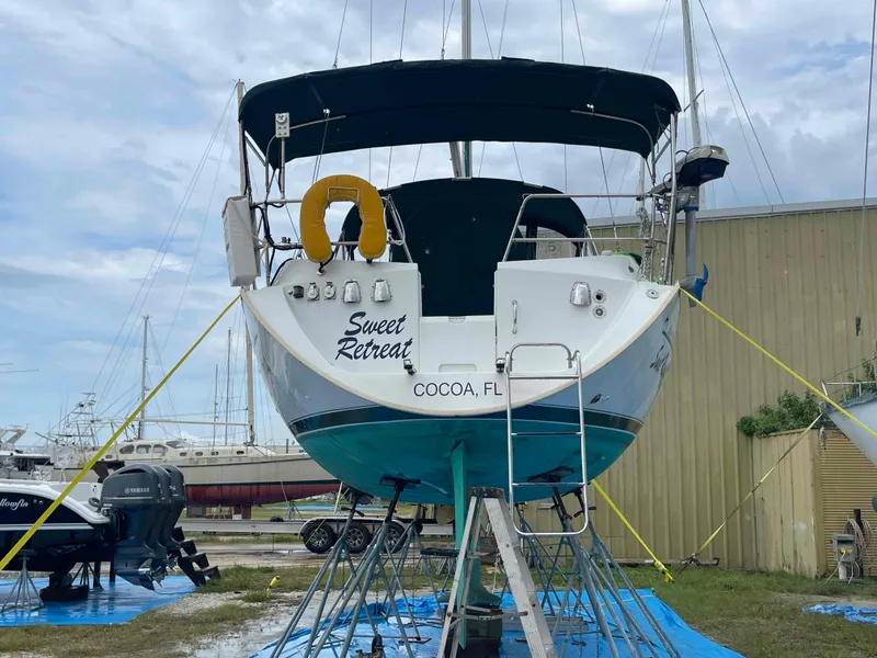 Slide: The Image of Beneteau 361 2004 - 93
