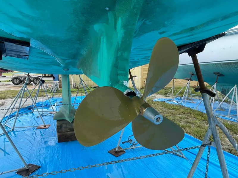 Slide: The Image of Beneteau 361 2004 - 94