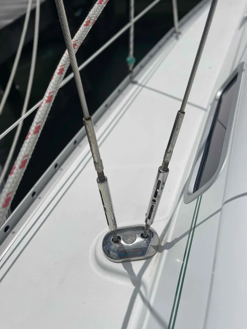 Slide: The Image of Beneteau 361 2004 - 84
