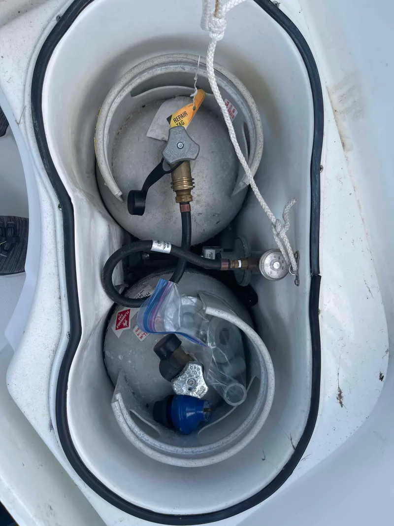 Slide: The Image of Beneteau 361 2004 - 73