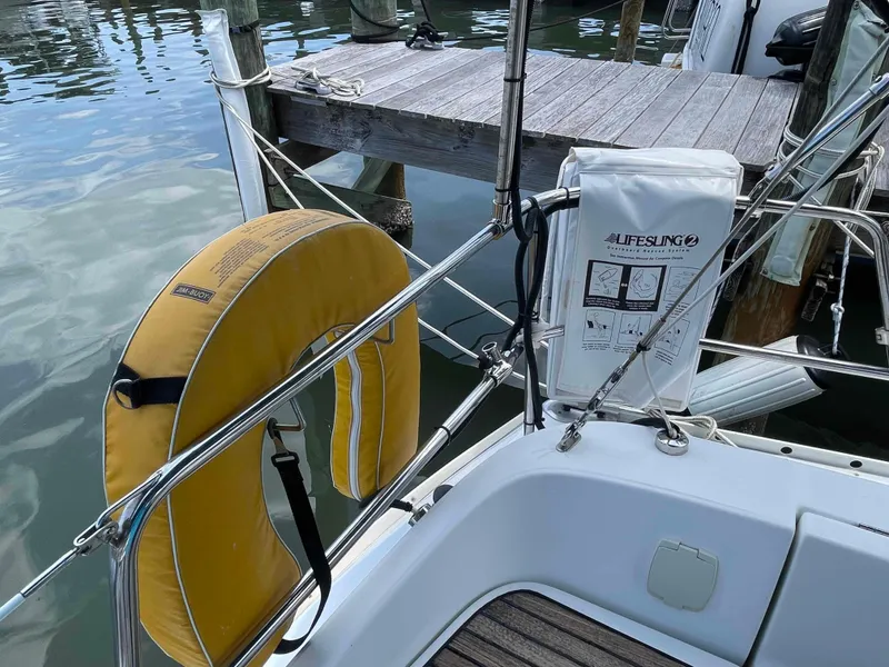 Slide: The Image of Beneteau 361 2004 - 76