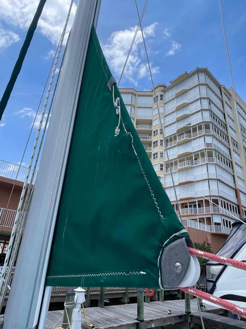Slide: The Image of Beneteau 361 2004 - 83