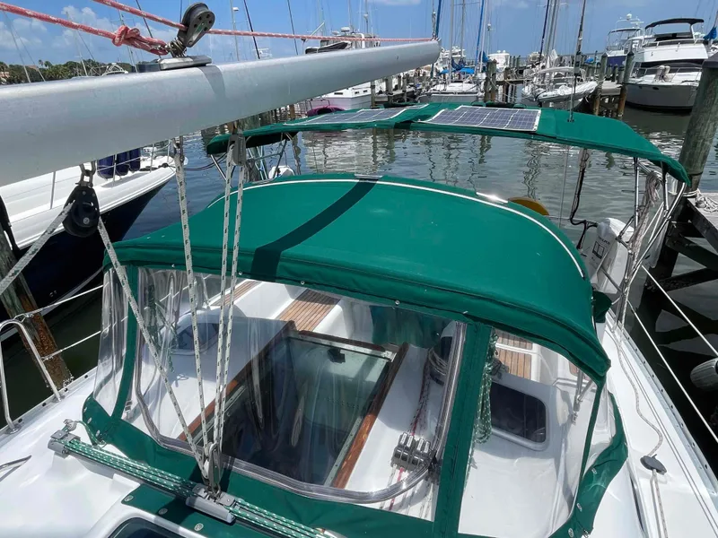 Slide: The Image of Beneteau 361 2004 - 81