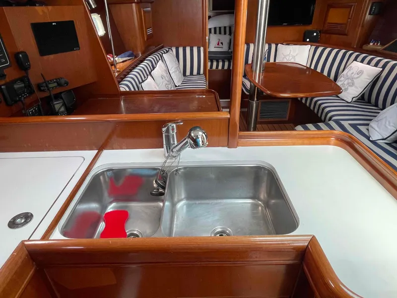 Slide: The Image of Beneteau 361 2004 - 65