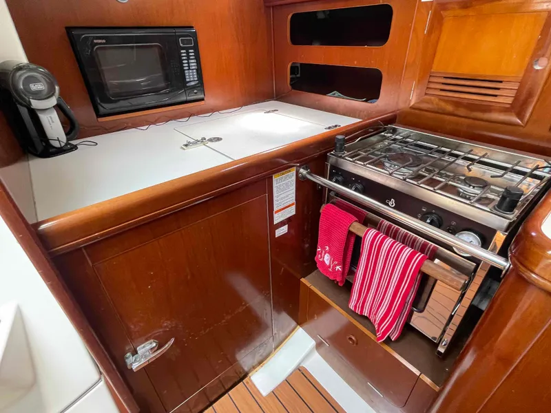 Slide: The Image of Beneteau 361 2004 - 63