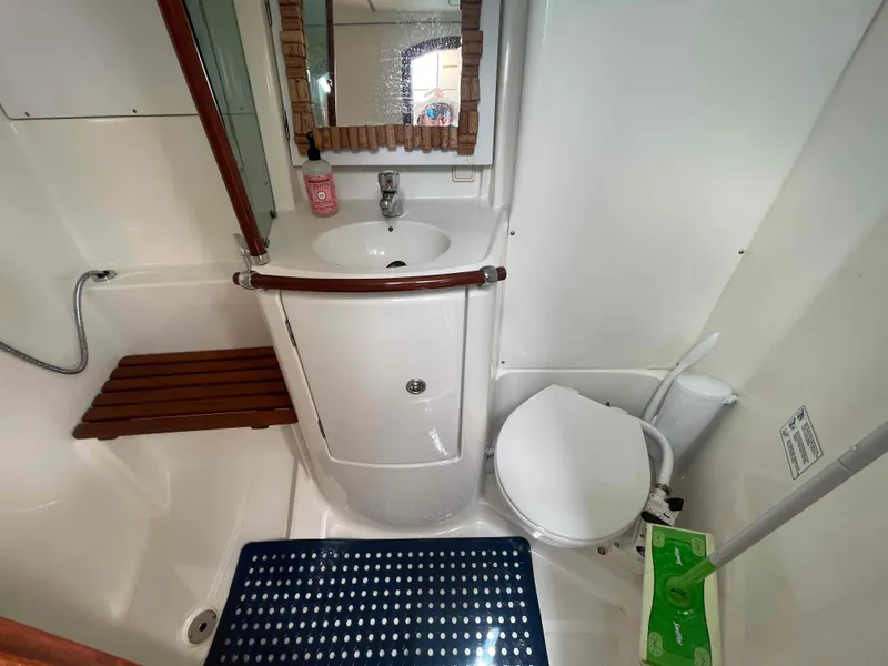 Slide: The Image of Beneteau 361 2004 - 59