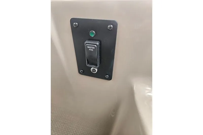 Slide: The Image of Master power switch on 2019 Bennington SX 23 SPDXP boat dashboard. - 8
