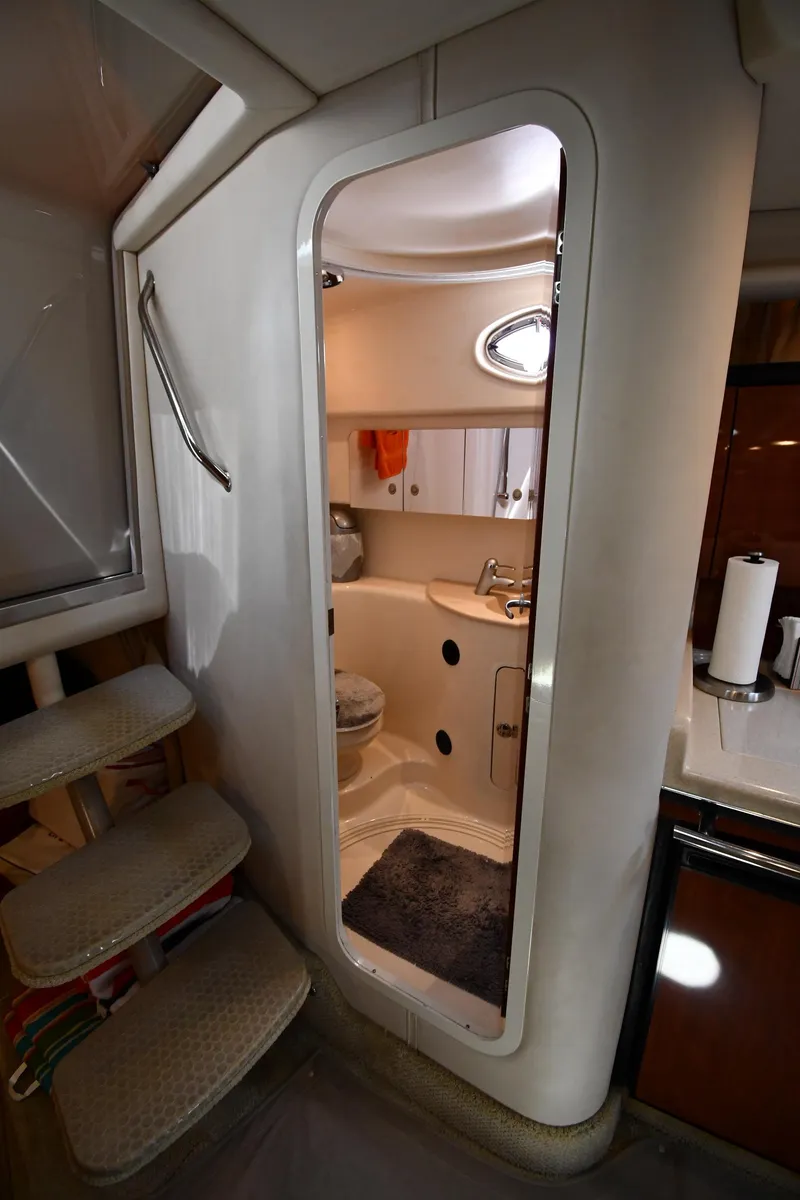 Slide: The Image of Sea Ray 360 Sundancer 2004 - 58