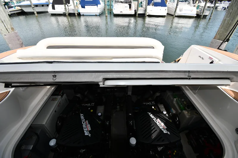 Slide: The Image of Sea Ray 360 Sundancer 2004 - 61