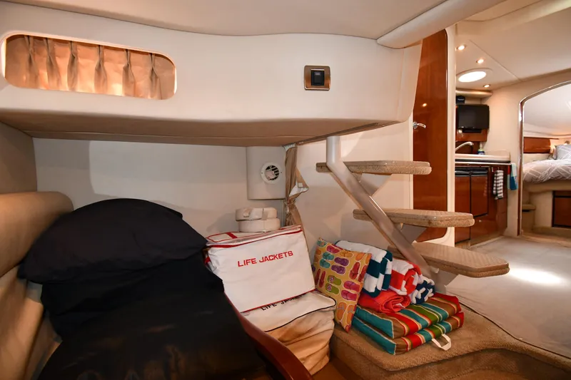 Slide: The Image of Sea Ray 360 Sundancer 2004 - 54