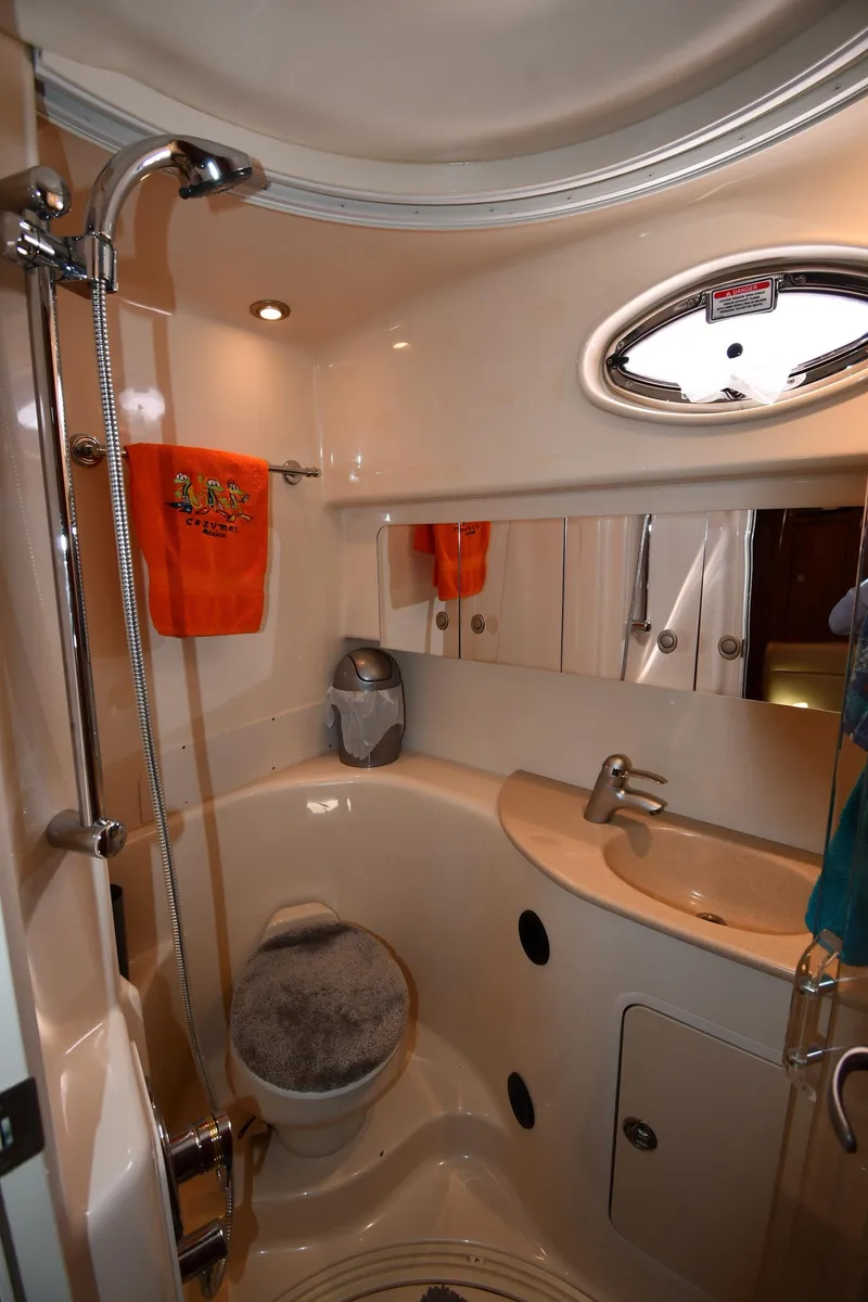 Slide: The Image of Sea Ray 360 Sundancer 2004 - 59
