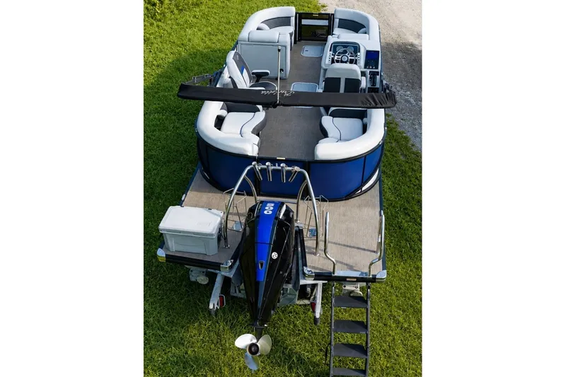 Slide: The Image of 2023 Barletta Corsa 21Q pontoon boat with Yamaha outboard motor, viewed from above. - 14