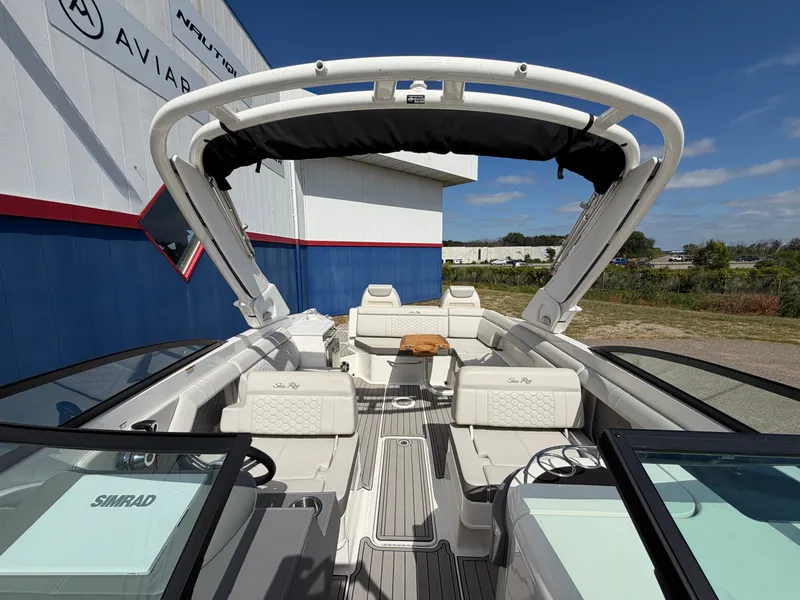 Slide: The Image of Sea Ray SDX 290 2025 - 56