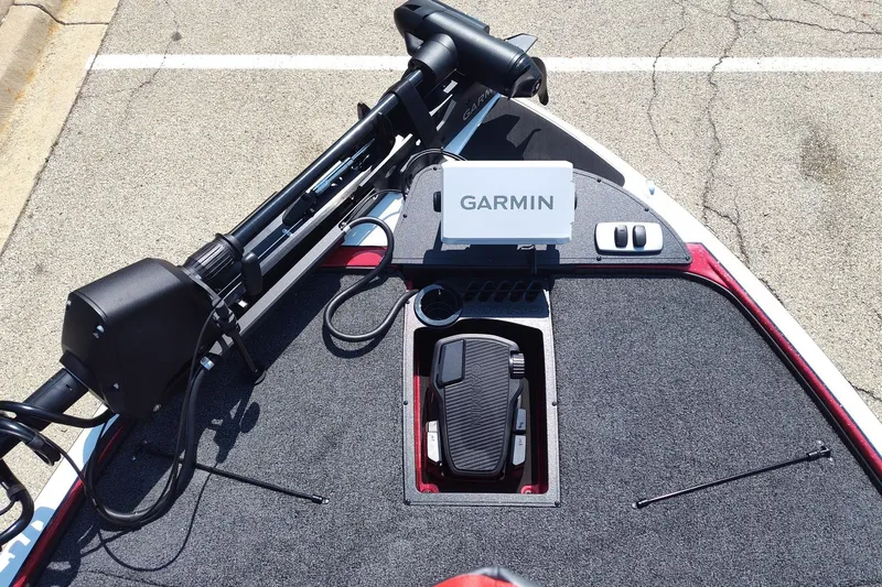 Slide: The Image of Nitro Z18 XL Pro 2027 boat deck with Garmin navigation system and foot pedal. - 6