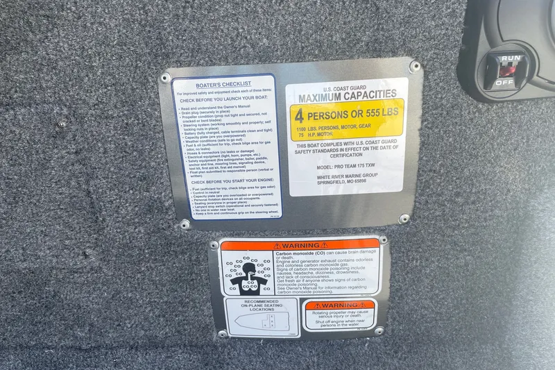 Slide: The Image of Tracker Pro Team 175 boat safety labels and capacity guidelines, 2027 model. - 18