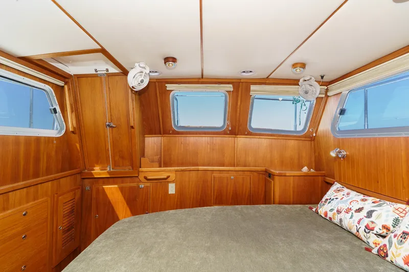 Slide: The Image of Pacific Seacraft 38T Fast Trawler 2003 - 40
