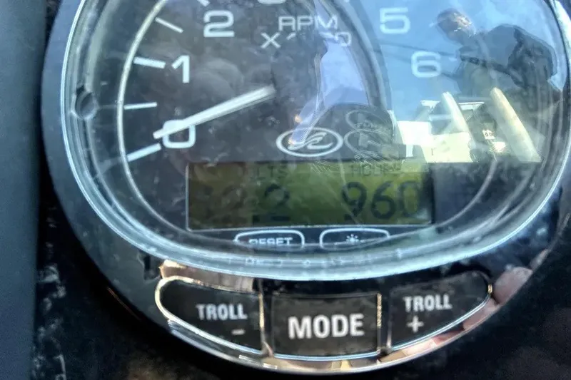 Slide: The Image of Close-up of a 2007 Sea Ray 260 Sundeck tachometer displaying 960 hours. - 63