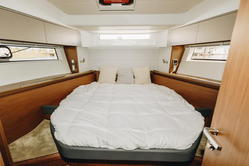 Slide: The Image of Luxurious cabin interior of 2026 Beneteau Antares 12 Fly yacht. - 18