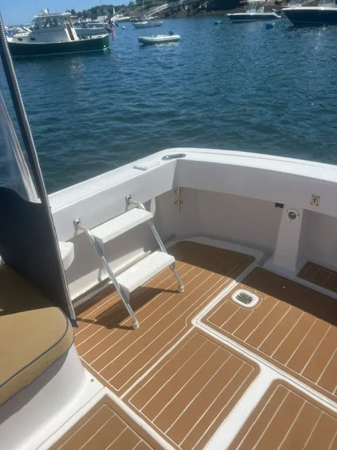 Slide: The Image of Mainship Pilot 30 Sedan 1999 - 9
