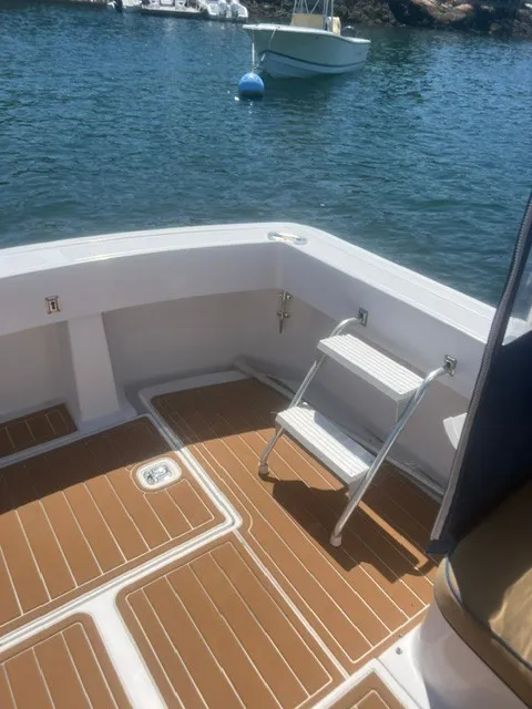 Slide: The Image of Mainship Pilot 30 Sedan 1999 - 8