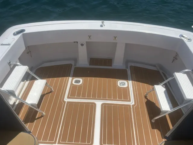 Slide: The Image of Mainship Pilot 30 Sedan 1999 - 7