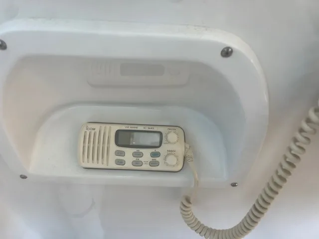 Slide: The Image of Mainship Pilot 30 Sedan 1999 - 12