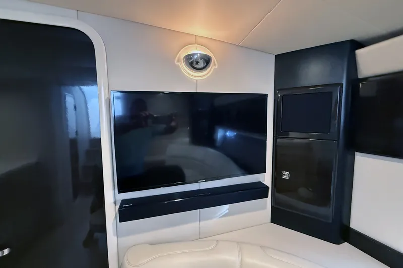Slide: The Image of Interior of 2016 Formula 40 Performance Cruiser with TV and modern design. - 33