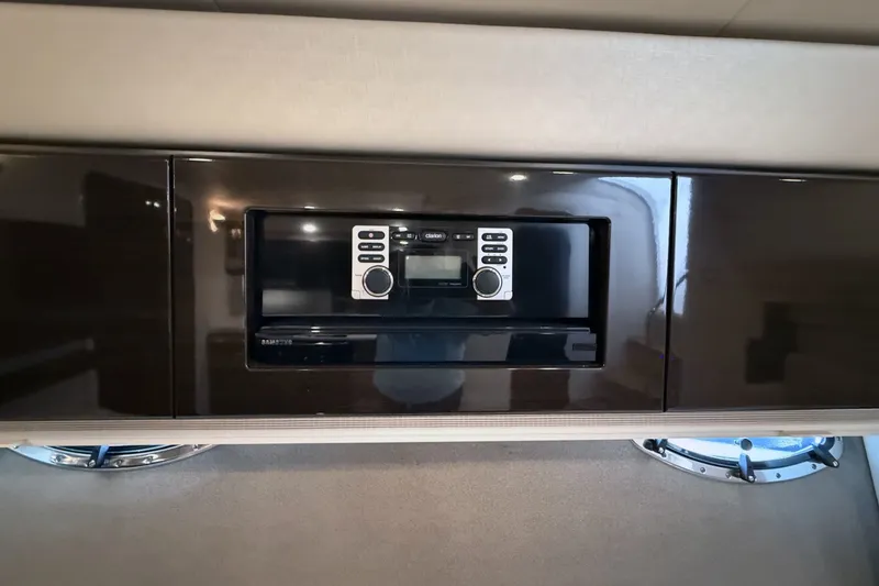 Slide: The Image of Interior of 2016 Formula 40 Performance Cruiser with built-in stereo system. - 32