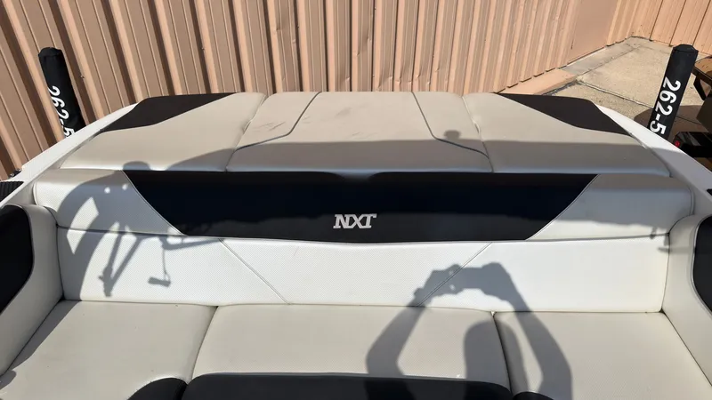 Slide: The Image of MasterCraft NXT22 2016 - 11
