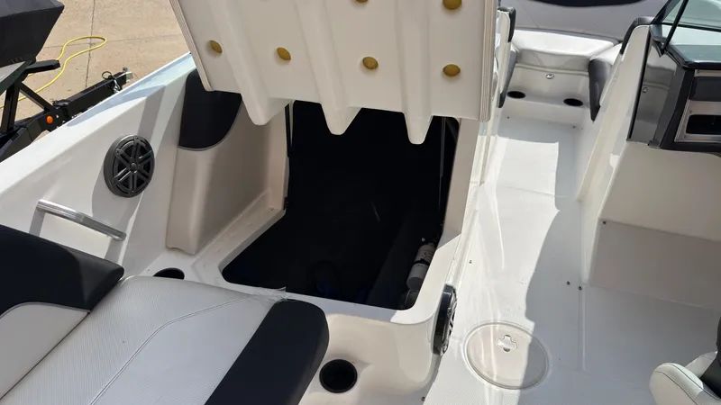 Slide: The Image of MasterCraft NXT22 2016 - 17