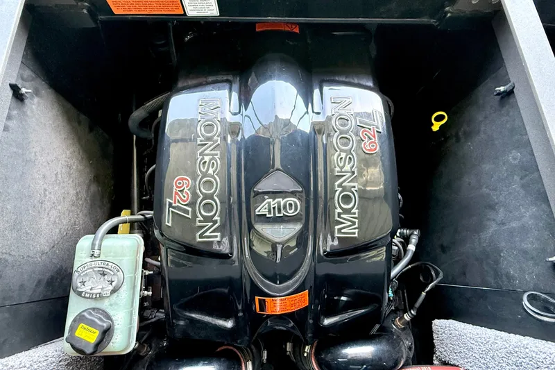 Slide: The Image of Engine of 2018 Malibu Wakesetter 21 MLX with Monsoon 6.2L 410 horsepower. - 34