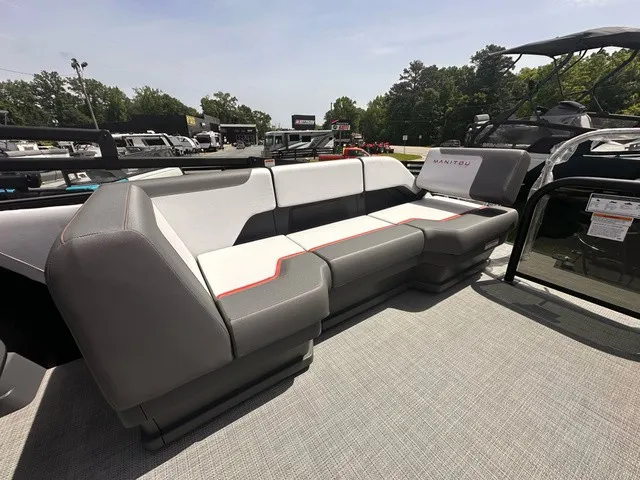 Slide: The Image of Manitou 20' CRUISE 90hp 2025 - 18